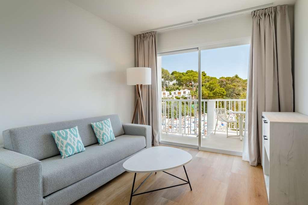 Hotel Barcel Ponent Playa 3*